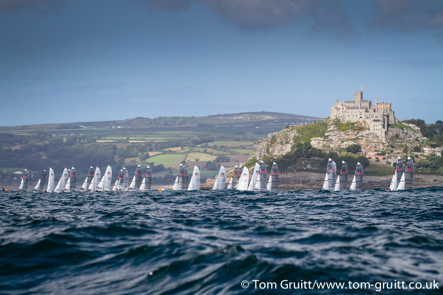 Action at RS400 Nationals at Mounts Bay